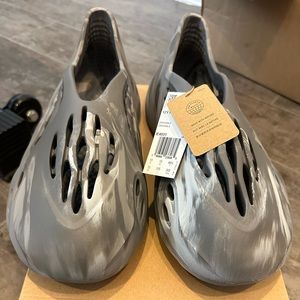 Yeezy foam runner - Mx granite - size 13 - NWT